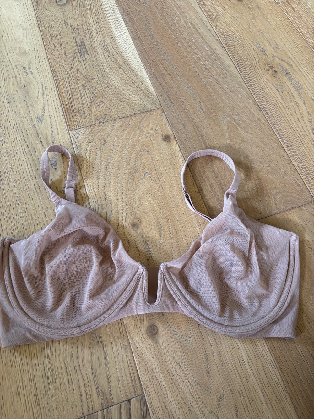 Skims underwire mesh bra with extra side support 38DD